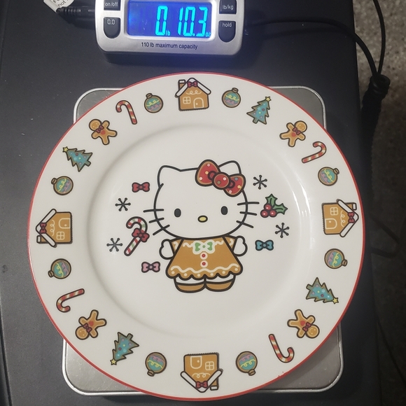 Hello Kitty 8" Christmas Plate - Picture 9 of 9